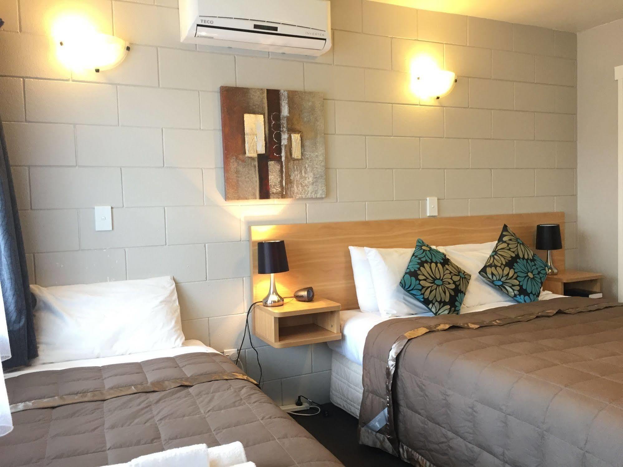 Boundary Court Motor Inn Hamilton Bagian luar foto