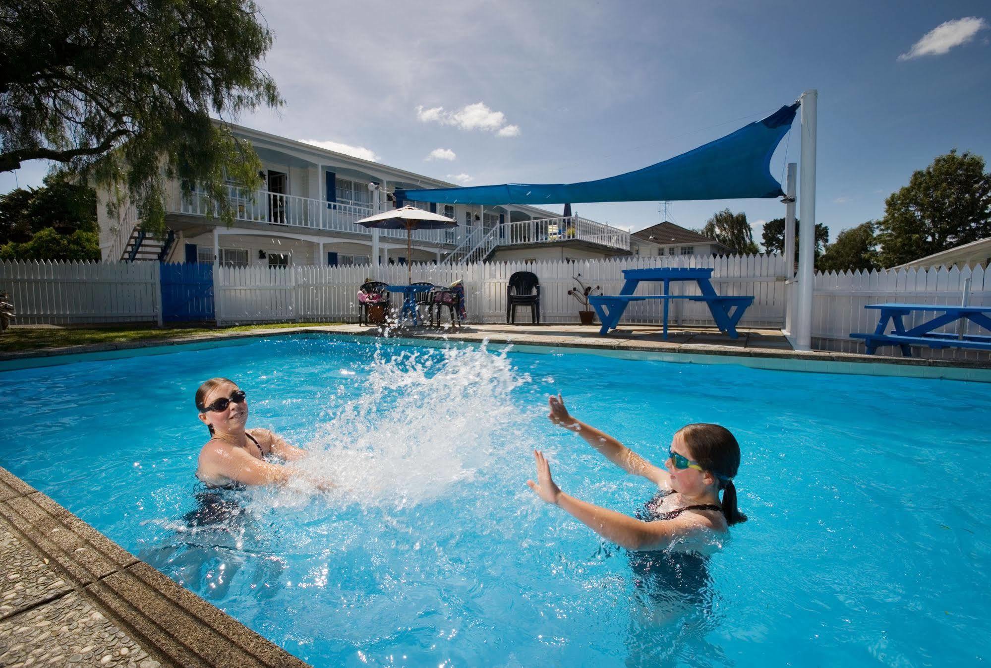 Boundary Court Motor Inn Hamilton Bagian luar foto